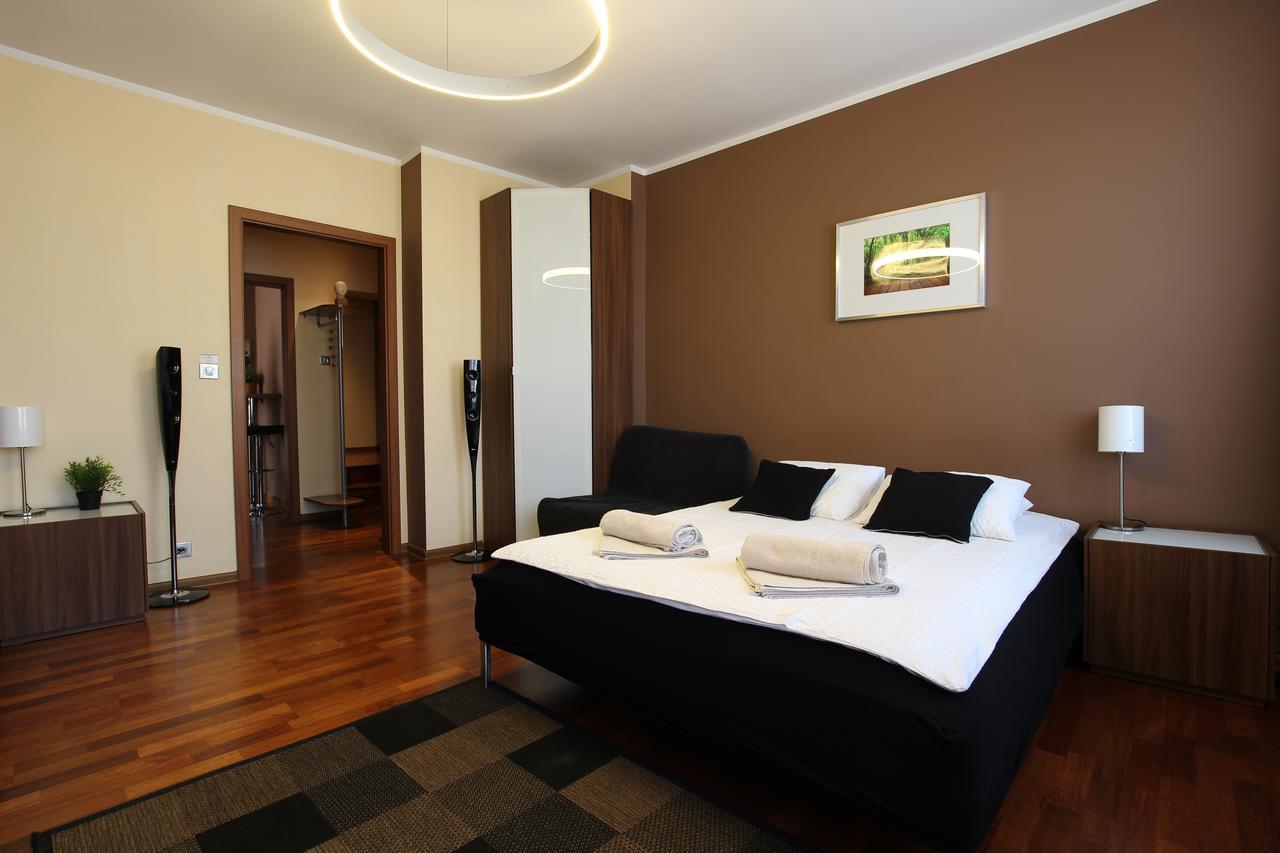 Rainbow Apartments 1 Krakow Ngoại thất bức ảnh