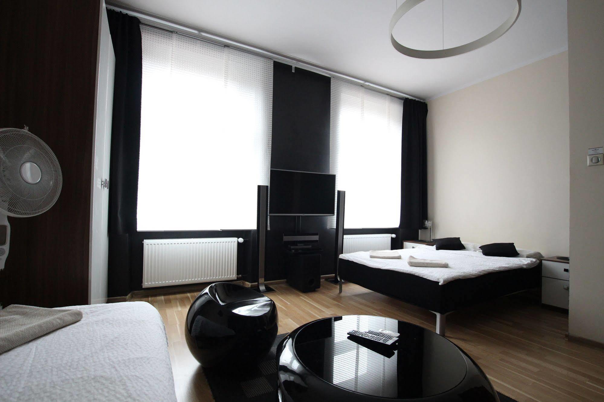 Rainbow Apartments 1 Krakow Ngoại thất bức ảnh