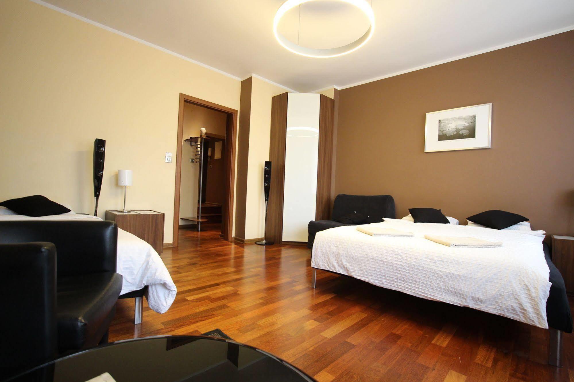 Rainbow Apartments 1 Krakow Ngoại thất bức ảnh